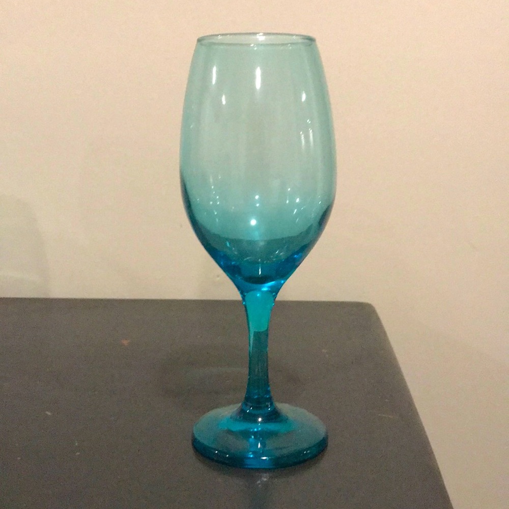 Blue wine glasses (set of 4)